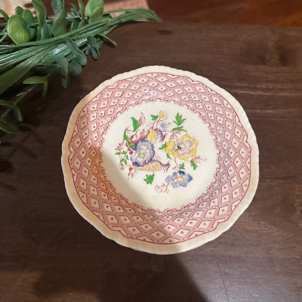 Antique 1920ās Somerset Burgundy Rose 3 Dessert Plates/4 Saucers Shelton - Picture 2 of 8
